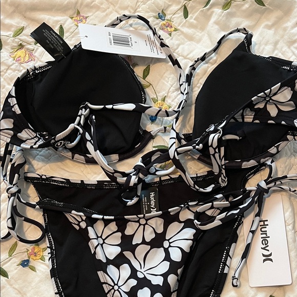 Hurley Black and White Floral Bikini - Picture 4 of 4
